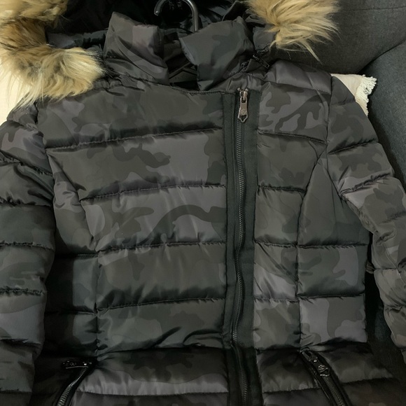 Coat - Picture 5 of 6